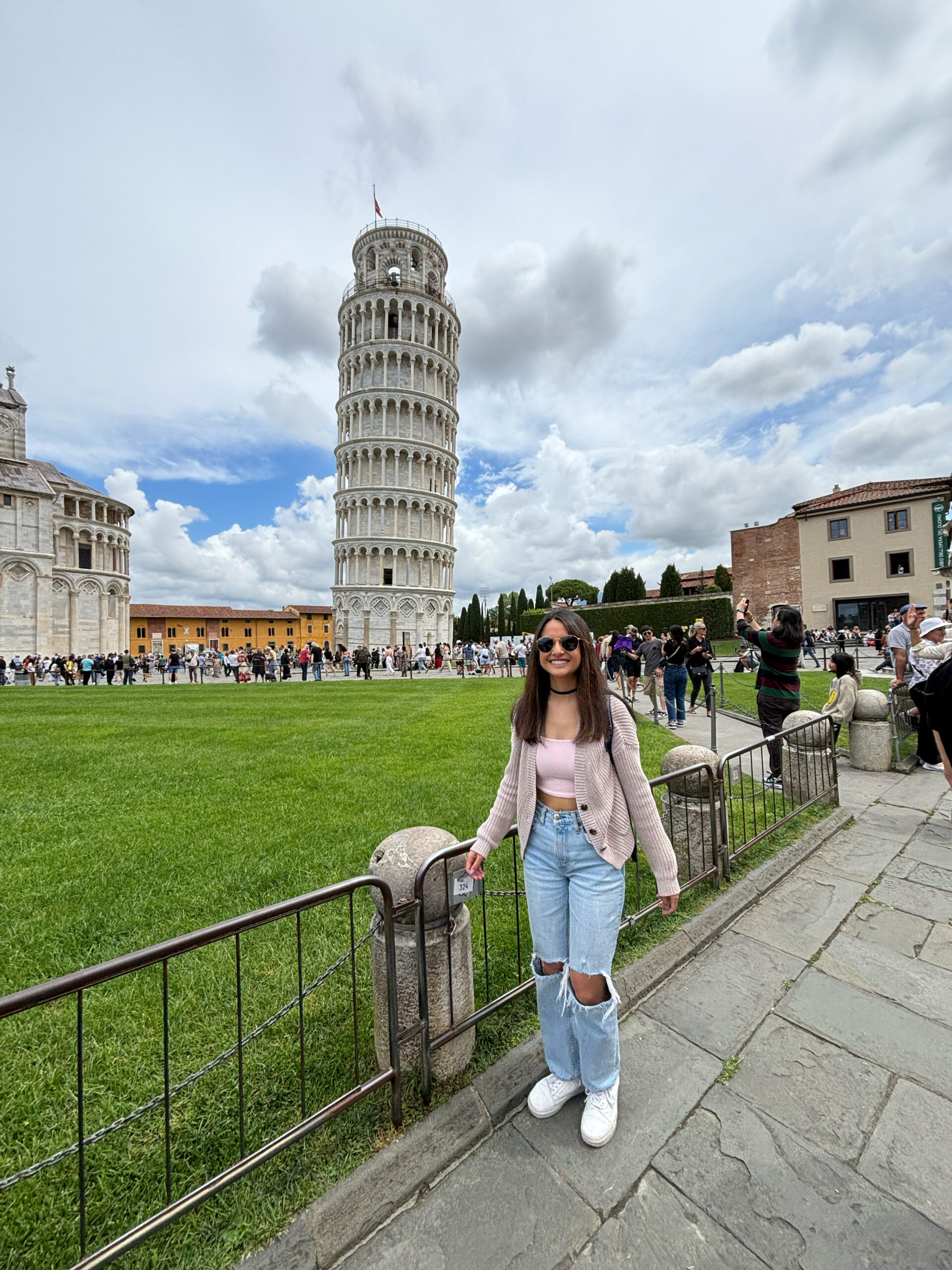 The Jazzy VA on holiday in front of the leaning tower of pisa